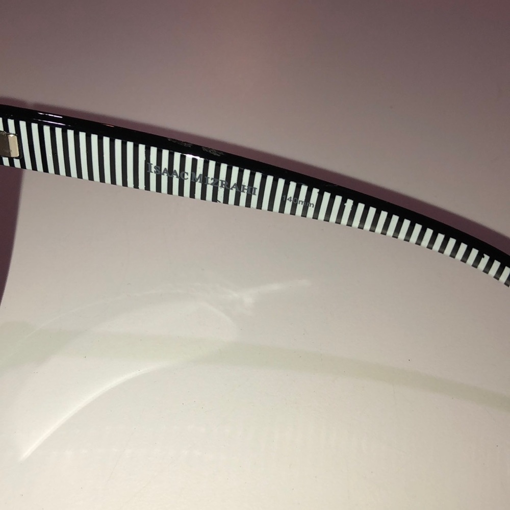 Isaac mizrahi sunglasses! - Picture 4 of 7